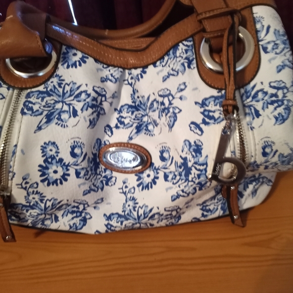 Purse - Picture 1 of 1